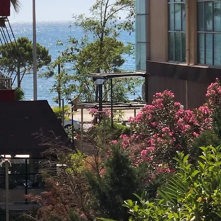 Lungomare Apartment